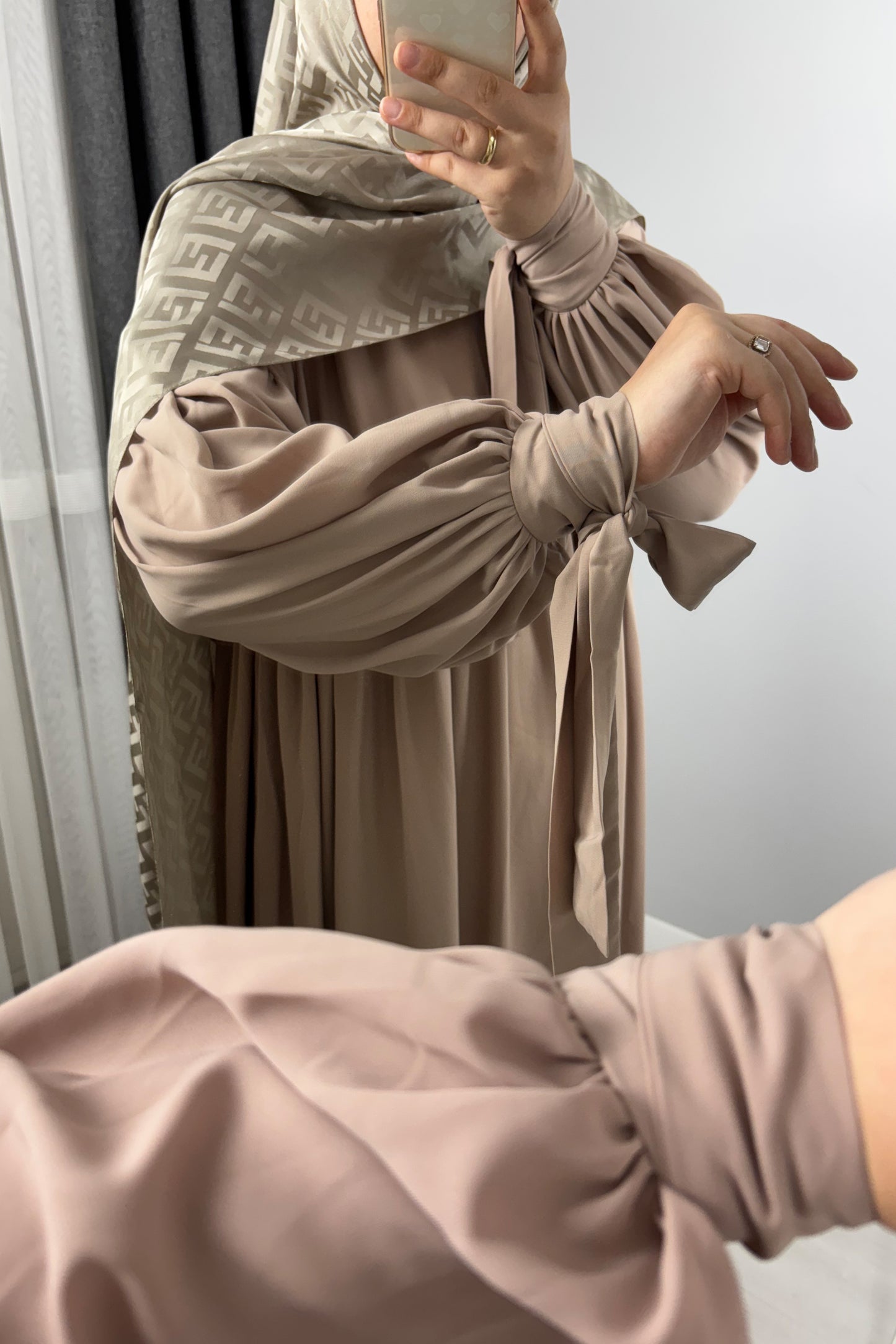 Alya Kol Bağlamalı Krem Tesettür Hijab Elbise