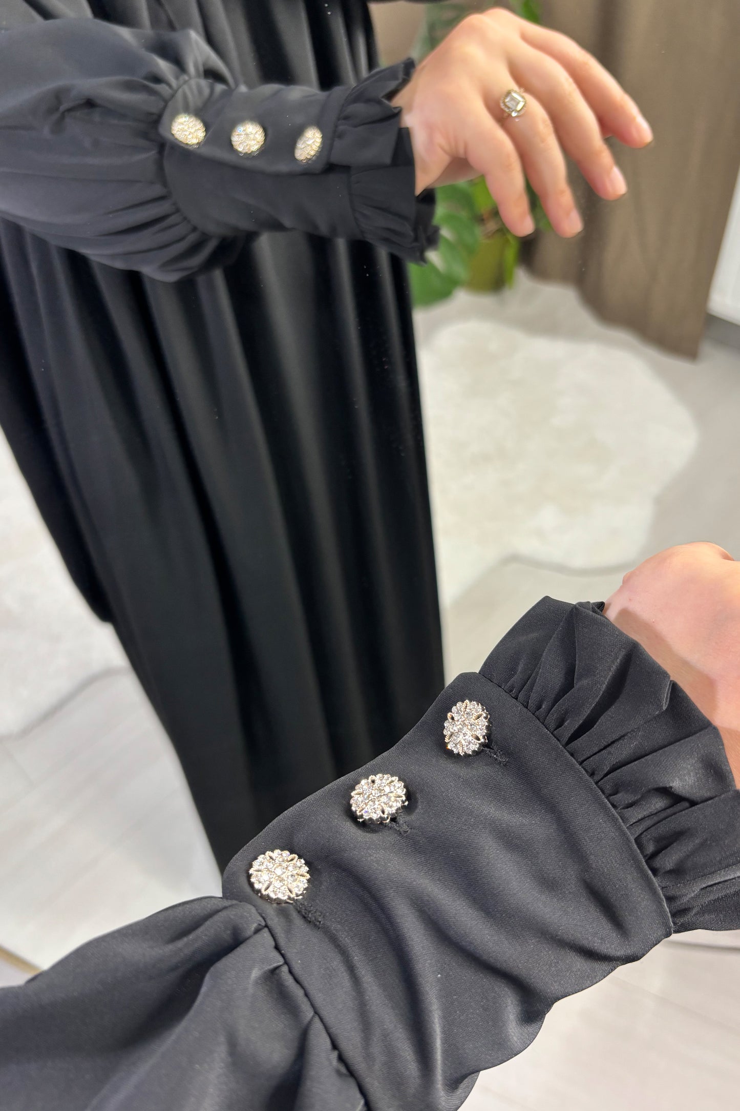 Mira Manşetli Siyah Tesettür Hijab Elbise