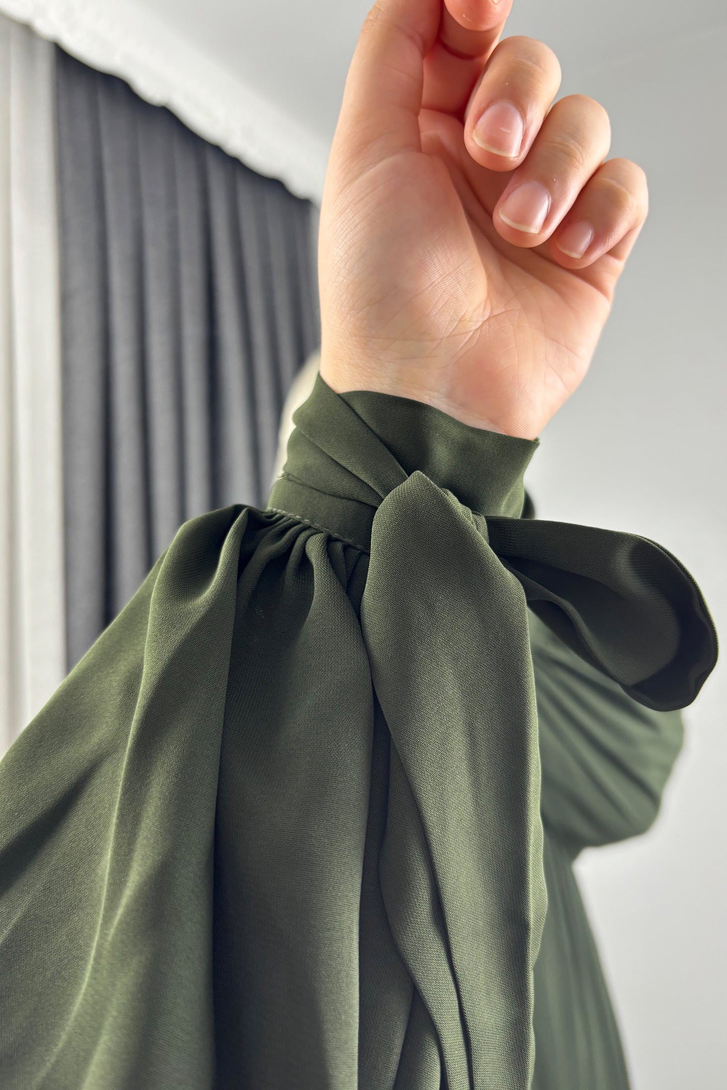 Alya Kol Bağlamalı Haki Tesettür Hijab Elbise