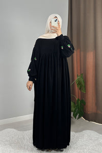 Asel Çiçek Nakışlı Siyah Tesettür Hijab Elbise