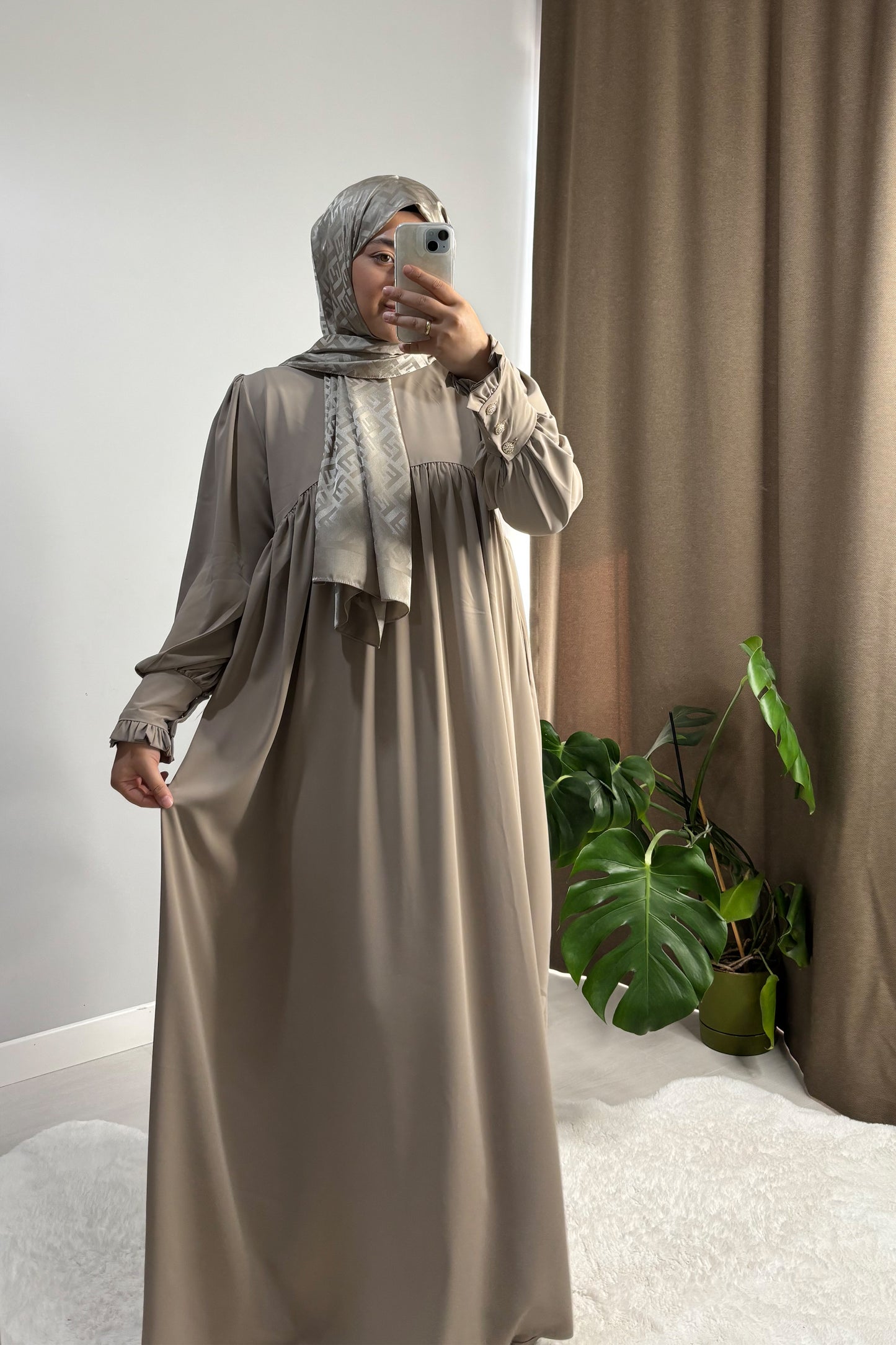 Mira Manşetli Bej Renk Tesettür Hijab Elbise