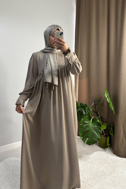 Mira Manşetli Bej Renk Tesettür Hijab Elbise