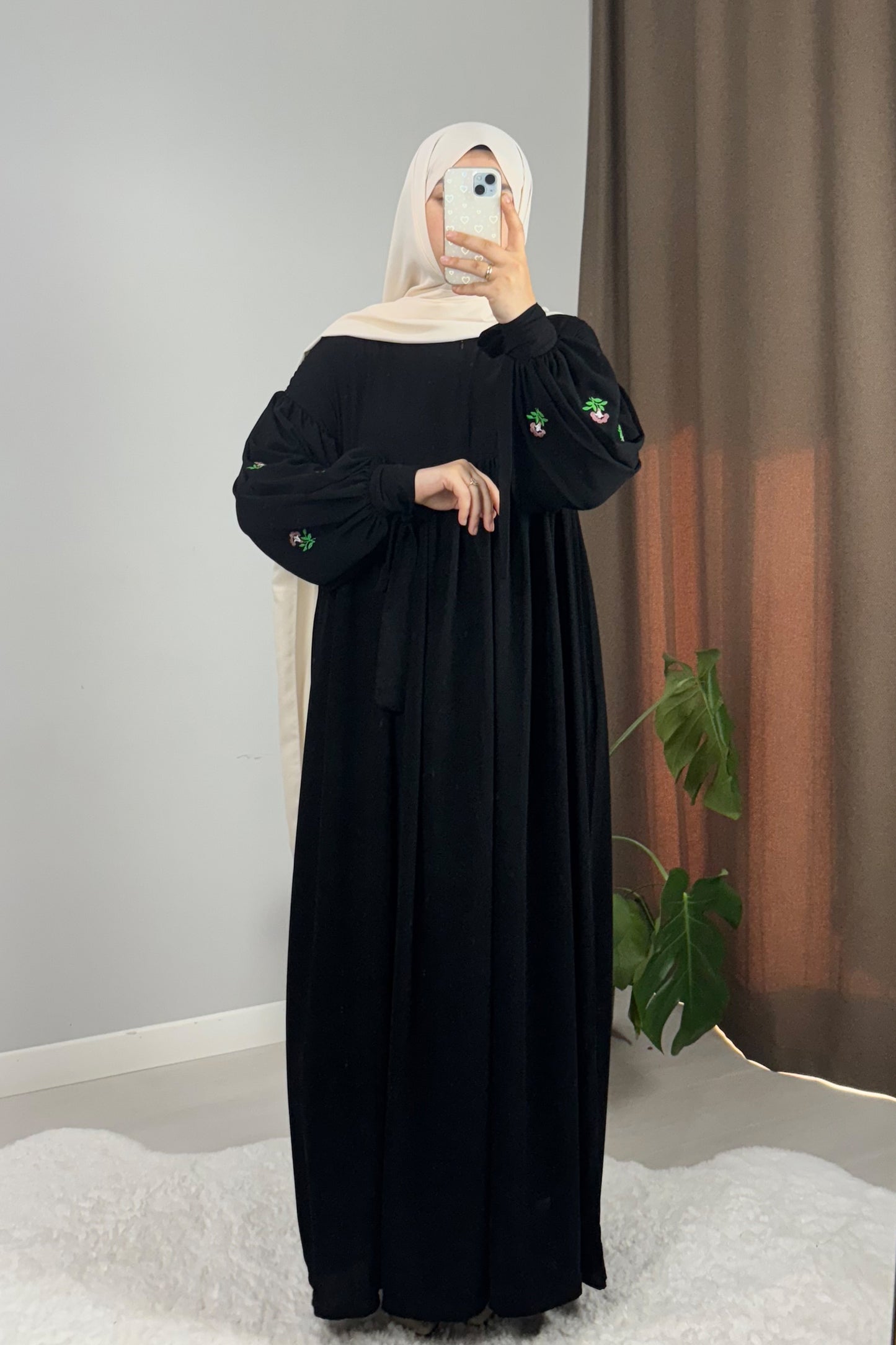 Asel Çiçek Nakışlı Siyah Tesettür Hijab Elbise
