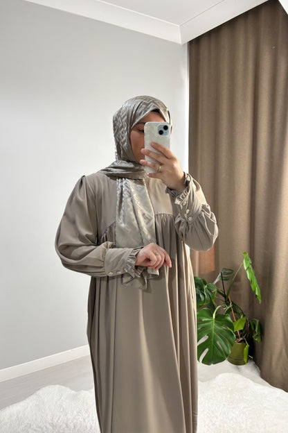 Mira Manşetli Bej Renk Tesettür Hijab Elbise