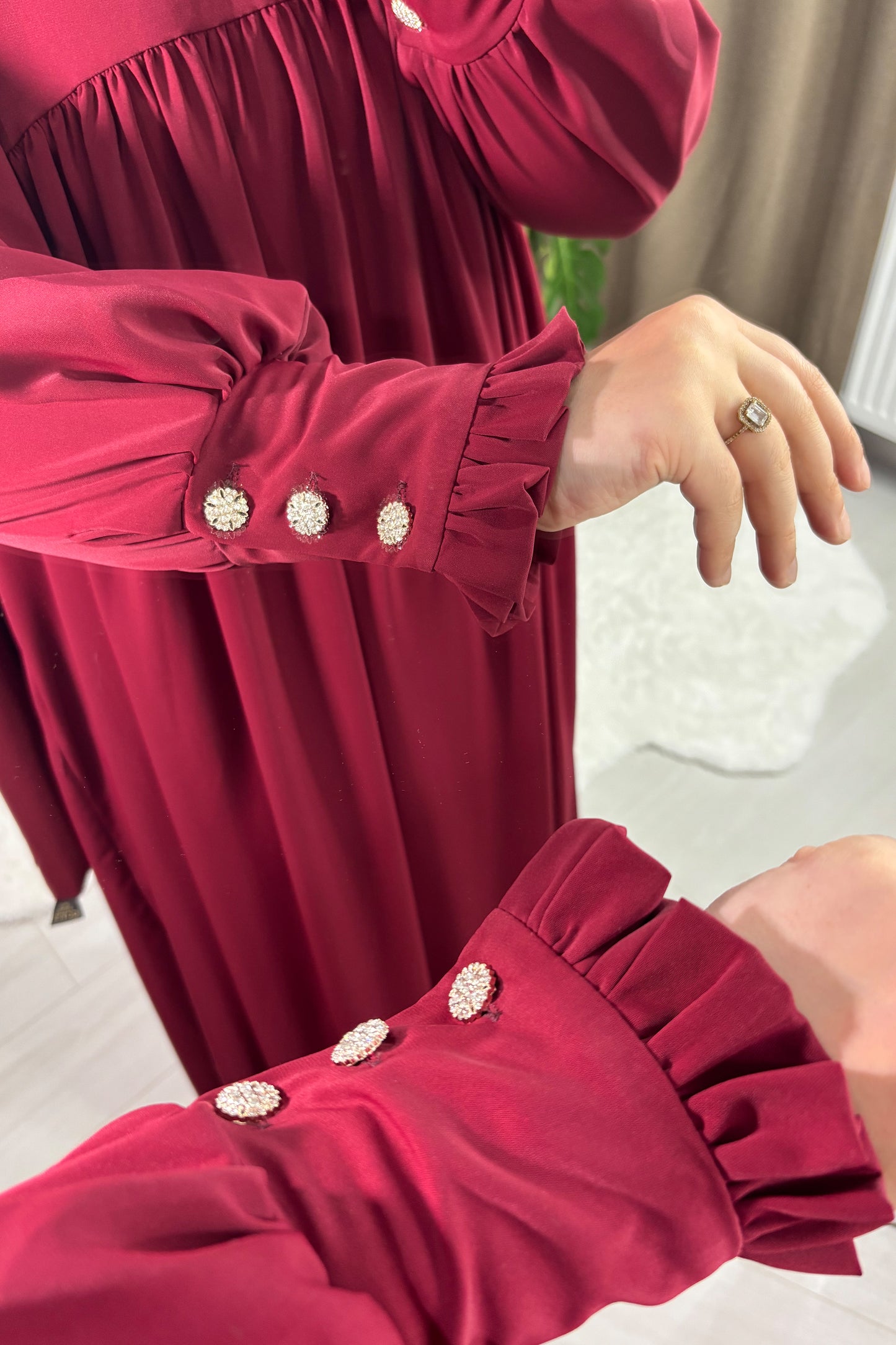 Mira Manşetli Bordo Tesettür Hijab Elbise