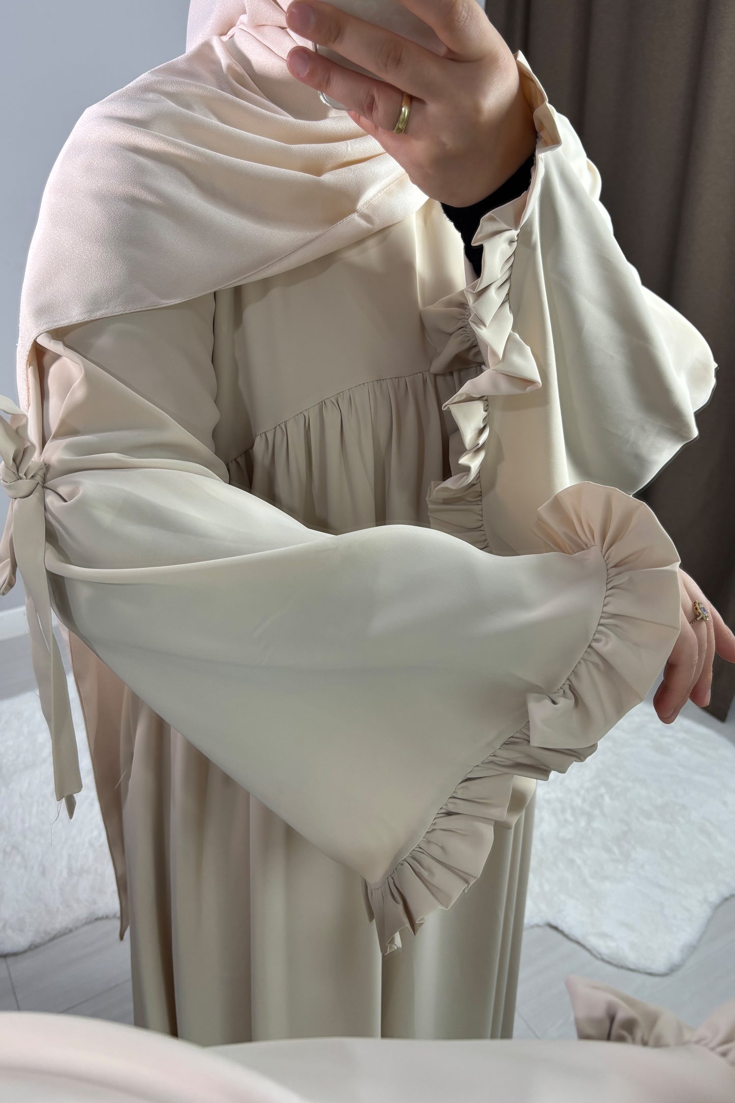 Neva Fırfırlı Krem Tesettür Hijab Elbise
