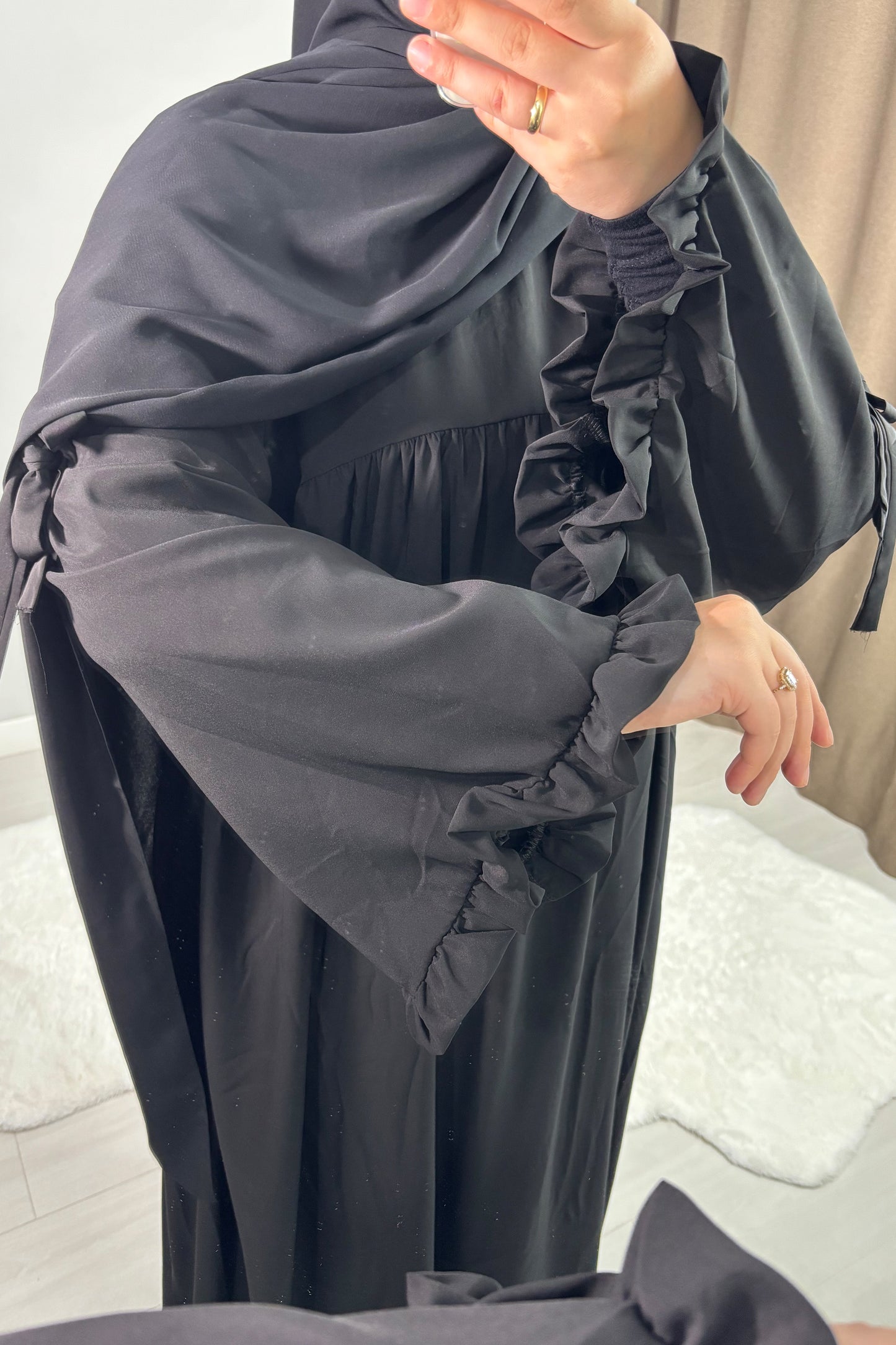 Neva Fırfırlı Siyah Tesettür Hijab Elbise