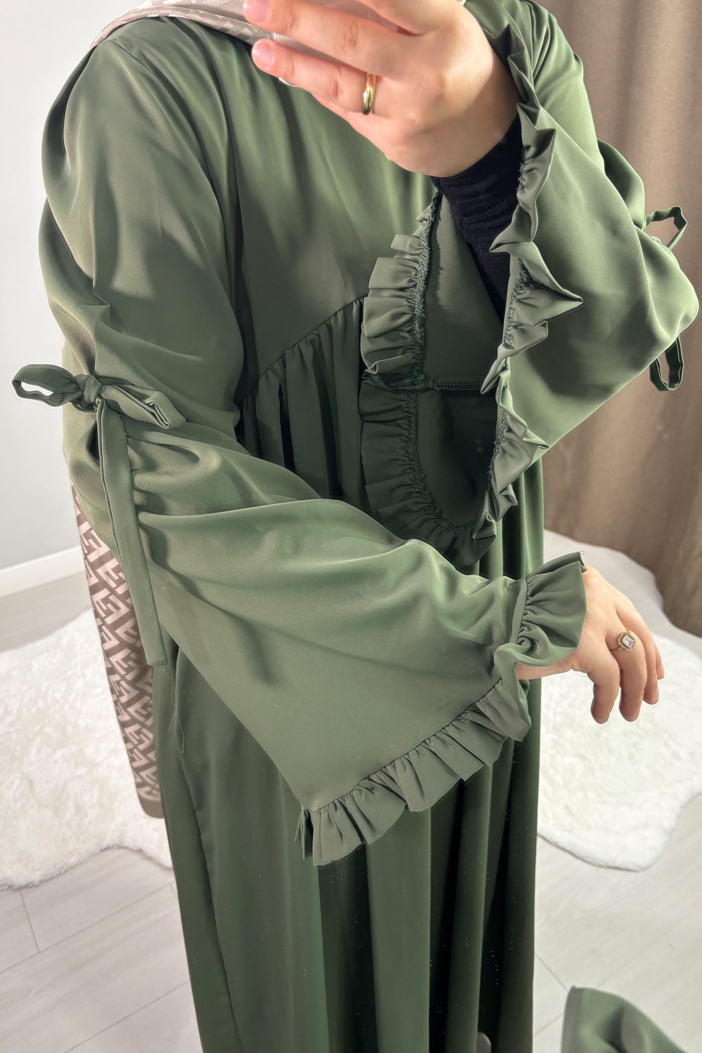 Neva Fırfırlı Haki Yeşil Tesettür Hijab Elbise