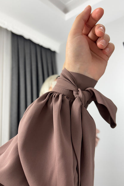 Alya Kol Bağlamalı Koyu Vizon Tesettür Hijab Elbise
