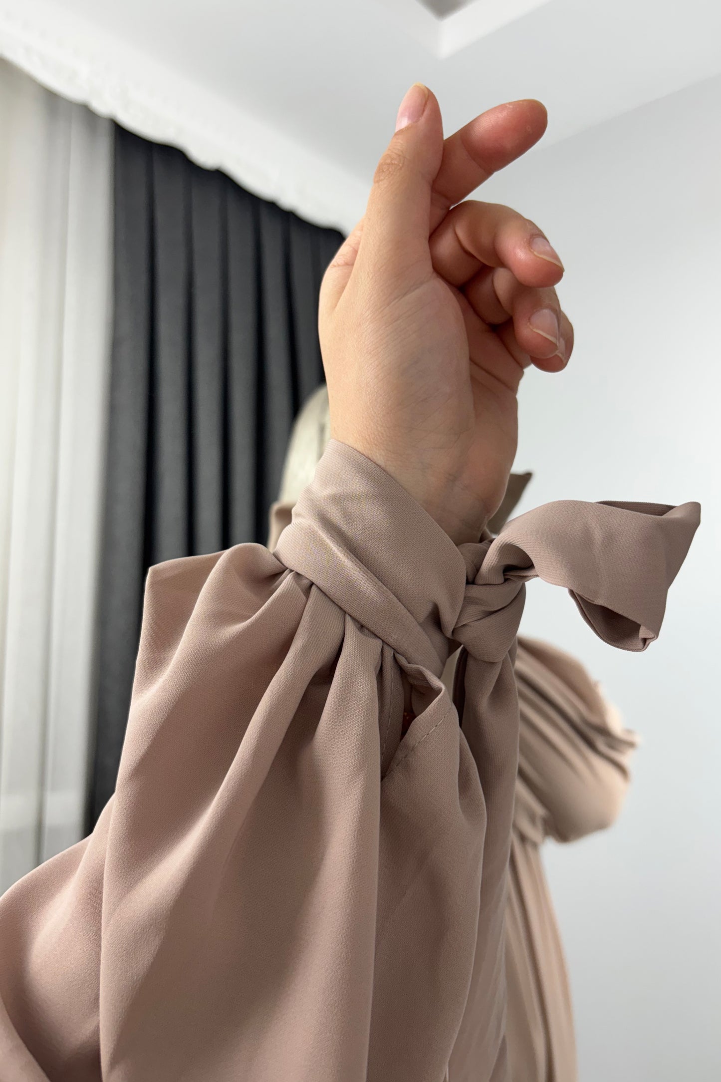 Alya Kol Bağlamalı Krem Tesettür Hijab Elbise